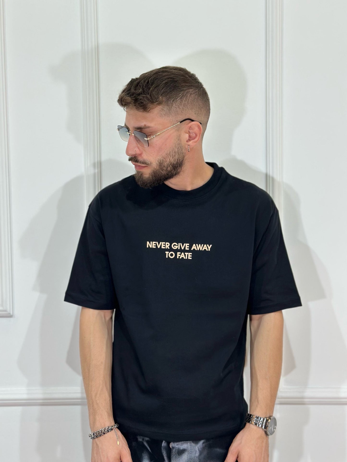 T-shirt Never Give Away