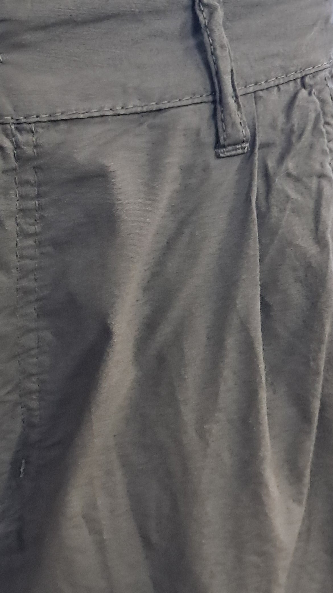 Pantalone momfit con pences