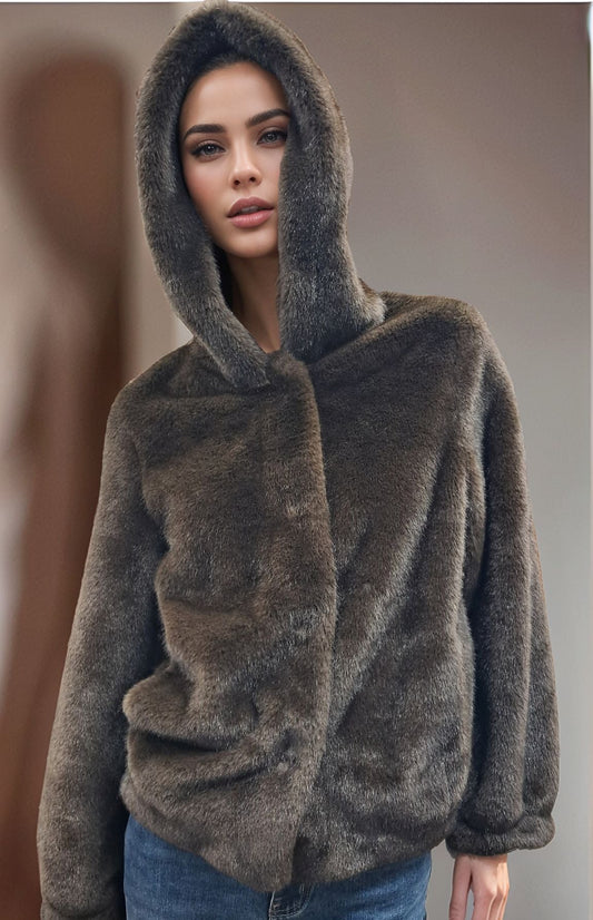 Ecopelliccia con cappuccio